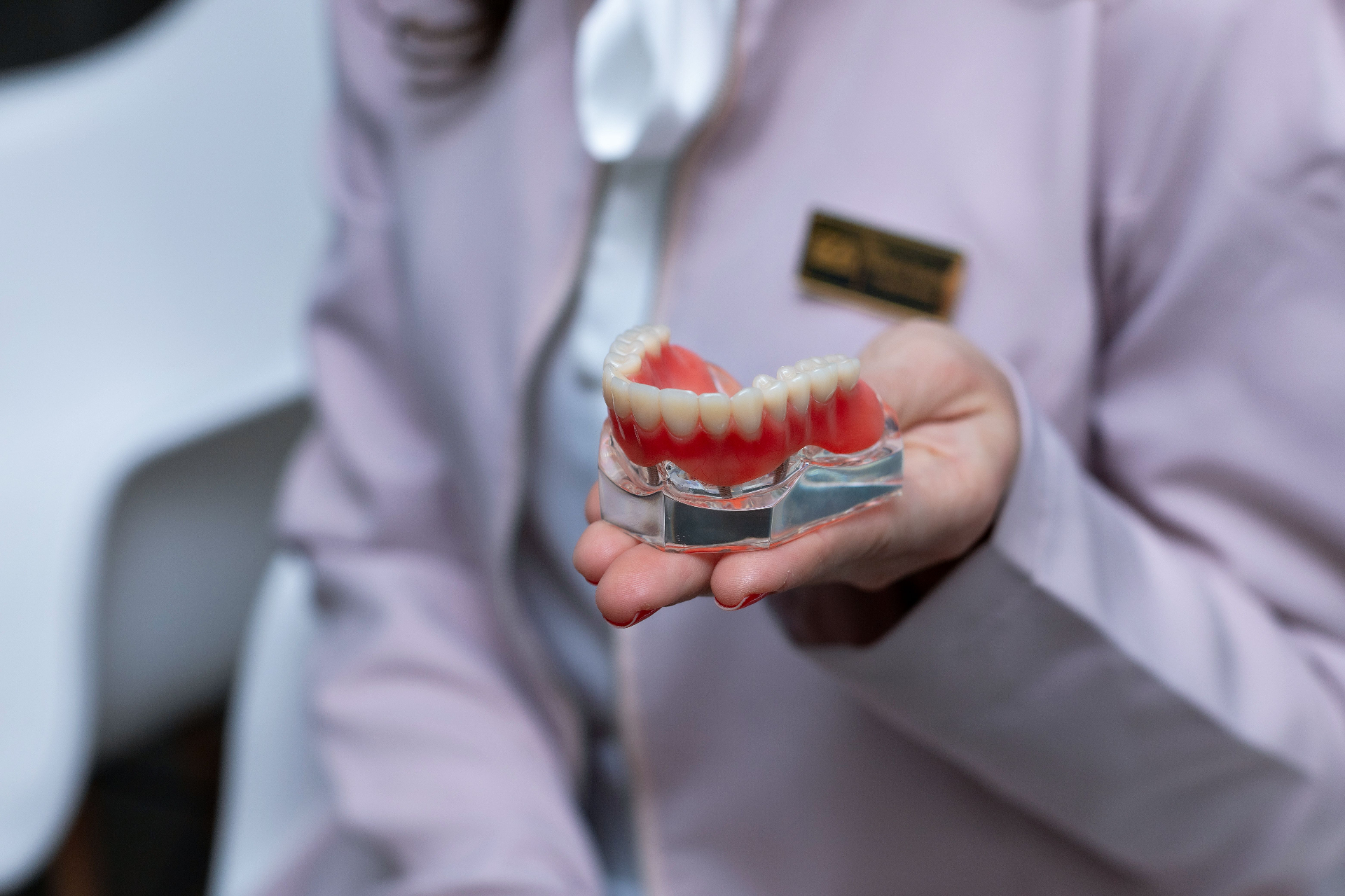 Implante dentário premium representando segurança e qualidade